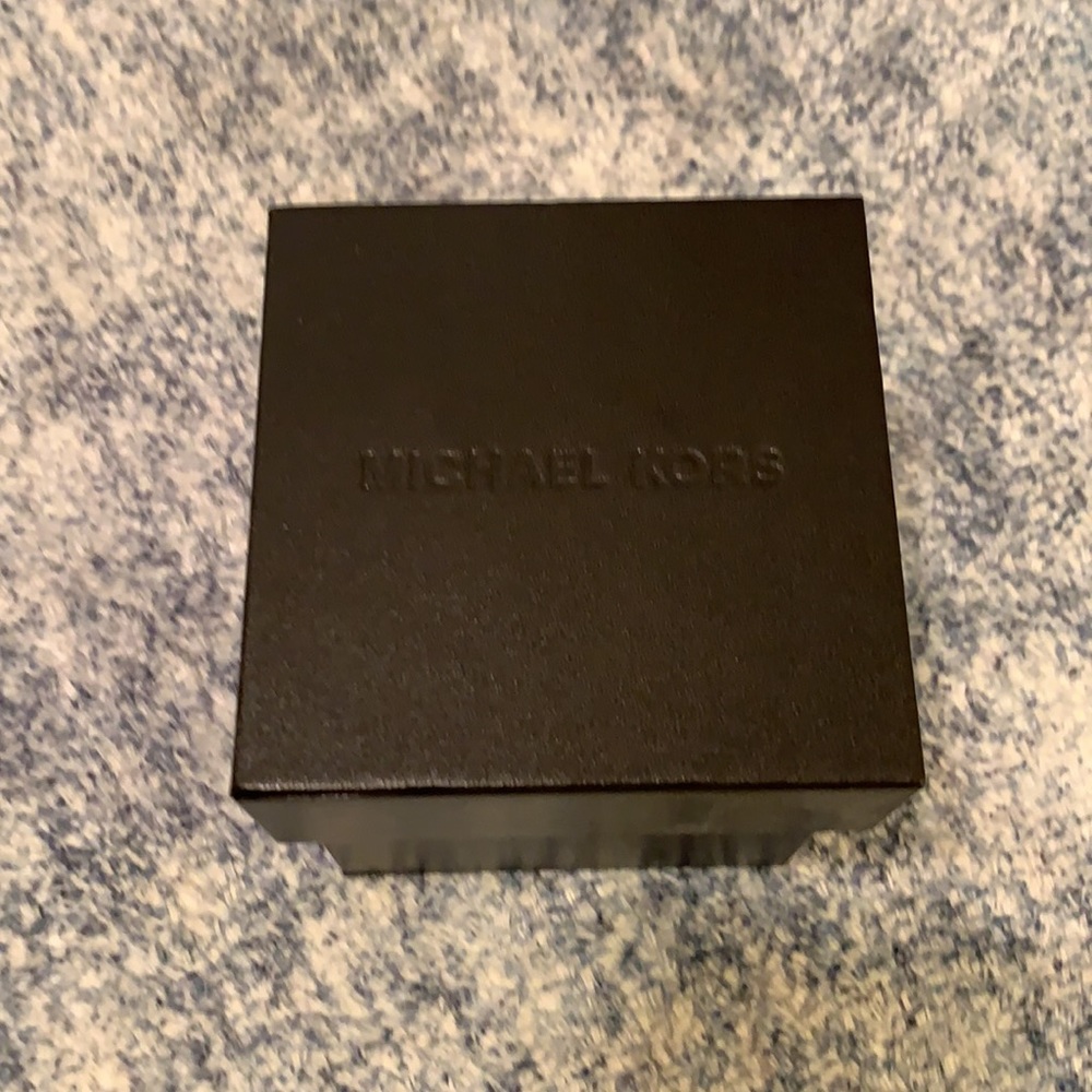 MICHAEL Michael Kors mini Runway gold watch - Picture 7 of 7